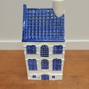 1984 Handpainted Delft Blue Square Canister with Lid 8" Tall